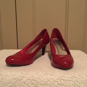 Red Pumps